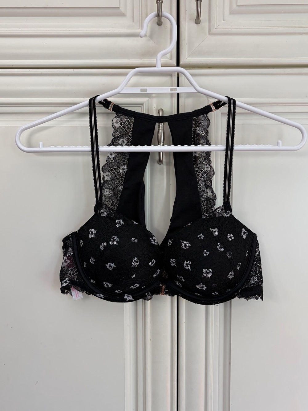 Pink Victoria’s Secret women’s lace date push up bra